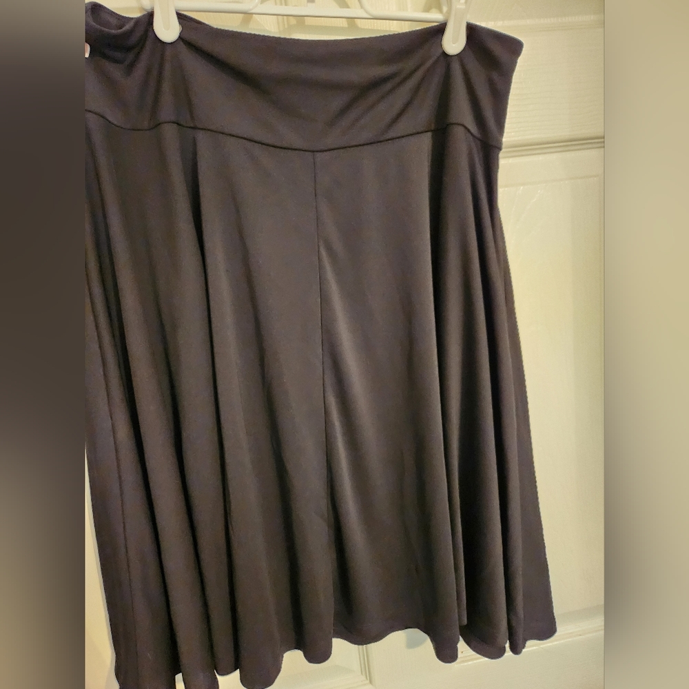 Isaac Mizrahi black skirt L
